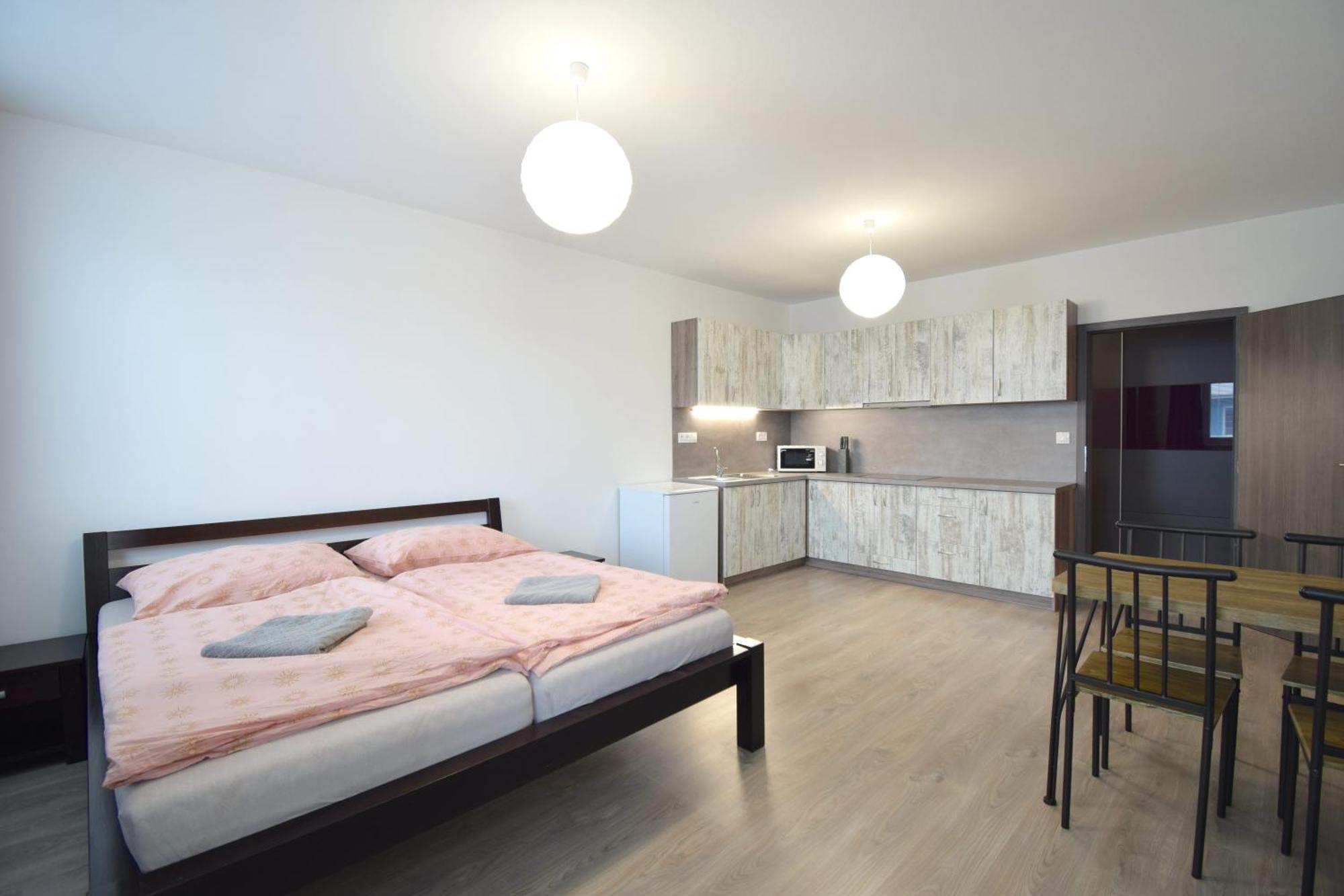 Apartman Zlatovska 22B Trencin Exterior photo